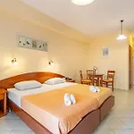 Kosmos St4 In Agios Stefanos Aparthotel