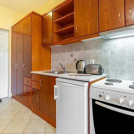 Kosmos St4 In Agios Stefanos מלון דירות איוס סטפנוס