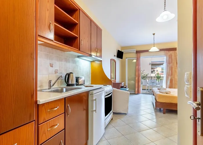 Kosmos St4 In Agios Stefanos 4*