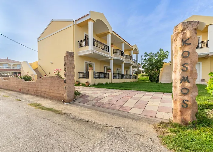 Kosmos St4 In Agios Stefanos מלון דירות