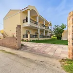 Kosmos St4 In Agios Stefanos Apart-hotel